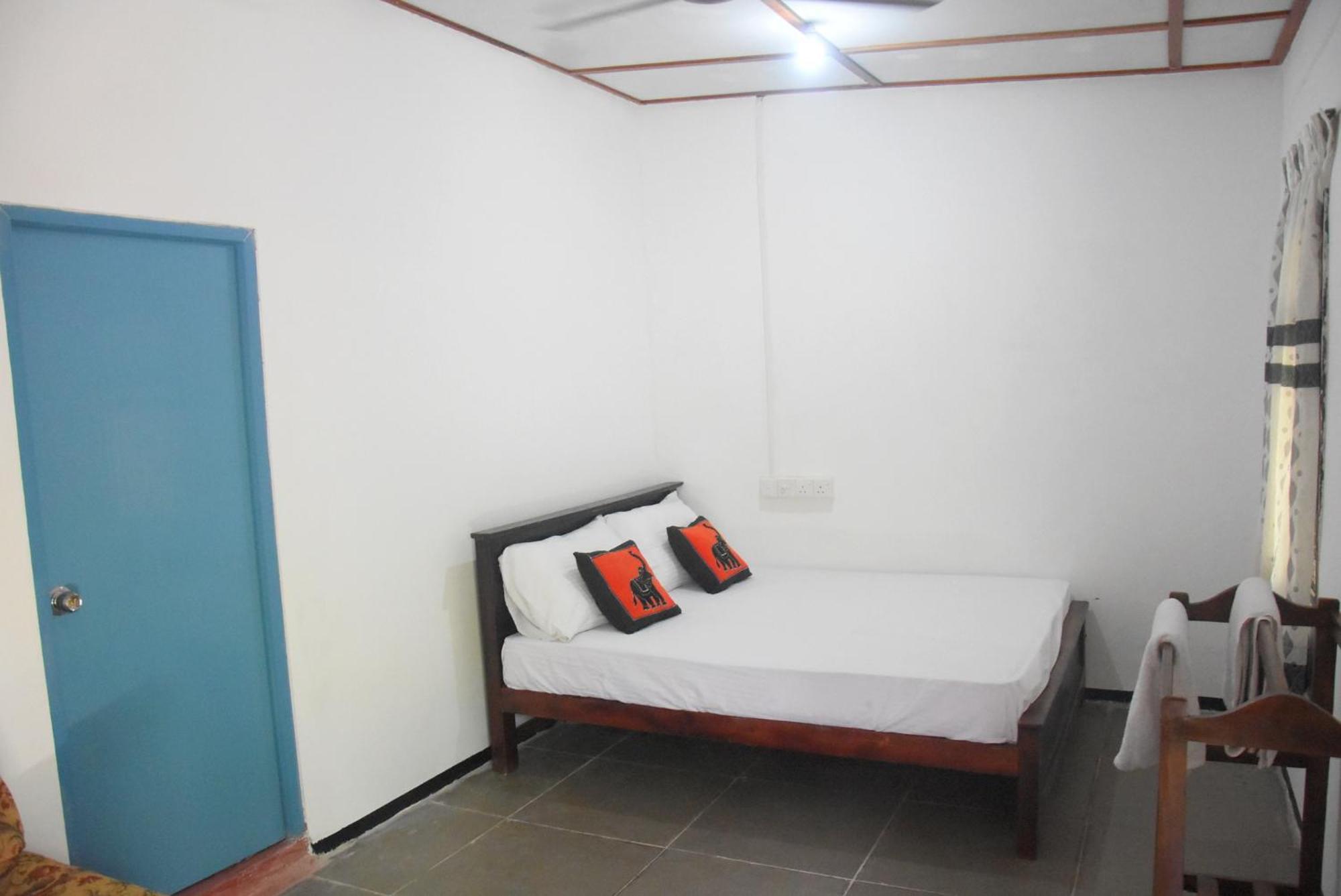 Meera Homestay & Guest House Anuradhapura Exterior photo