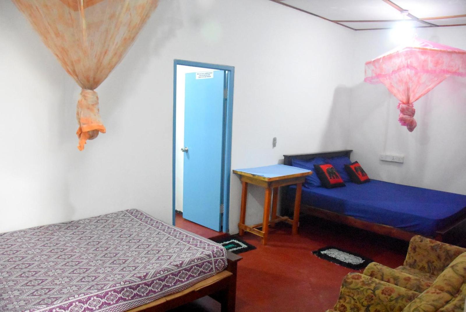 Meera Homestay & Guest House Anuradhapura Exterior photo